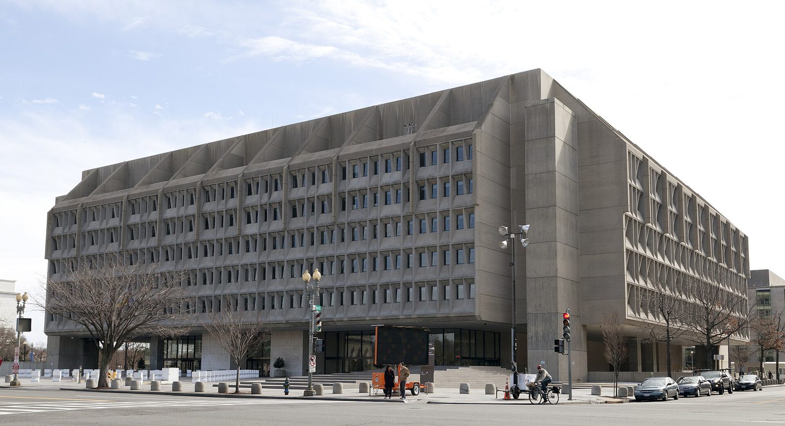 The Hubert H. Humphrey Building, headquarters of the US Department of Health and Human Services.